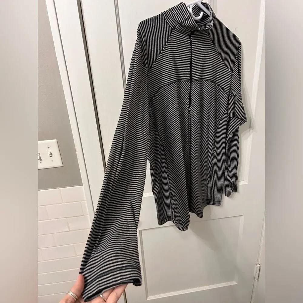 Columbia Black and gray Striped quarter zip
